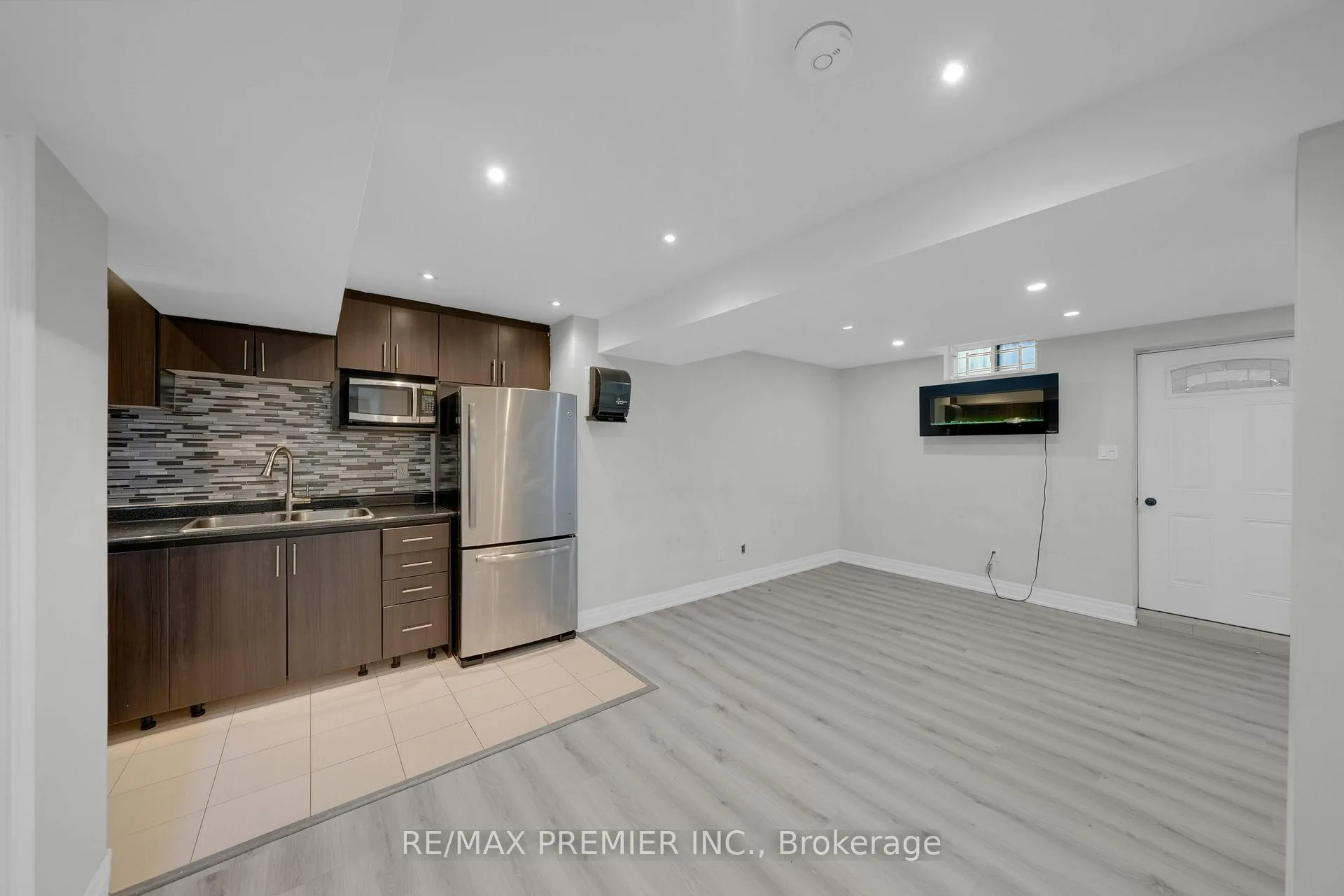 Photo 8 of Unit Basement, 370 Highglen Avenue, Markham, Middlefield — HOMEH