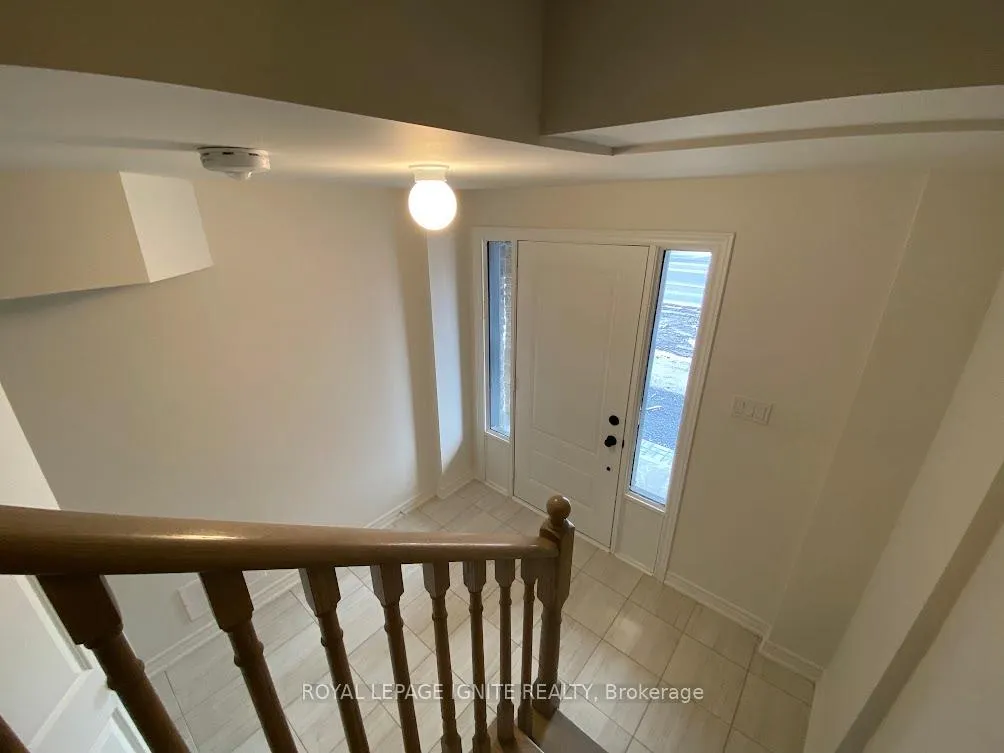 Photo 5 of 436 Salem Road S, Ajax, South East — HOMEH