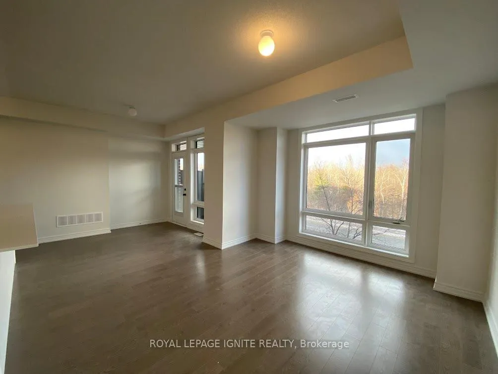 Photo 7 of 436 Salem Road S, Ajax, South East — HOMEH