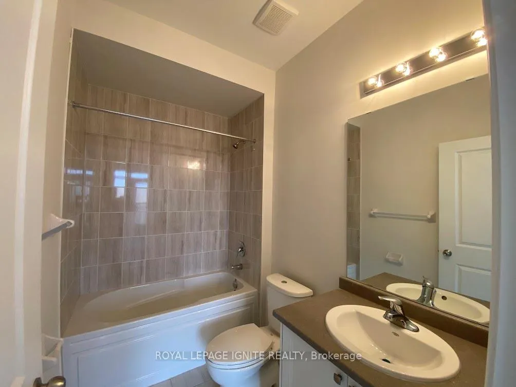 Photo 14 of 436 Salem Road S, Ajax, South East — HOMEH