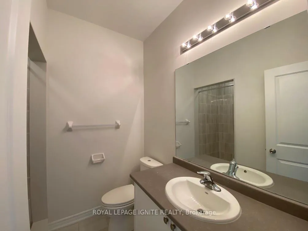 Photo 15 of 436 Salem Road S, Ajax, South East — HOMEH