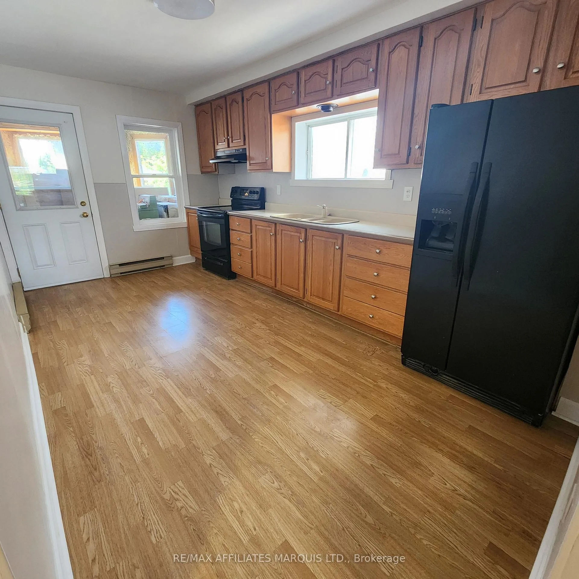 Photo 2 of 909 Second Street E, Cornwall — HOMEH