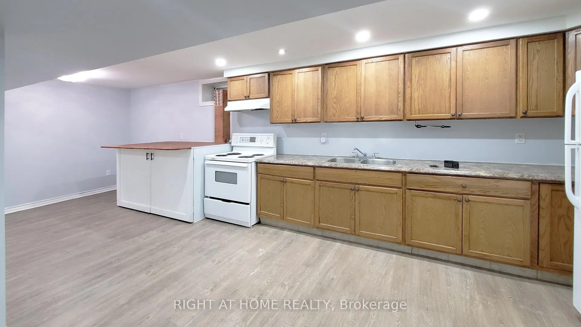 Photo 3 of Unit BSMT, 640 Ormond Drive, Oshawa, Samac — HOMEH