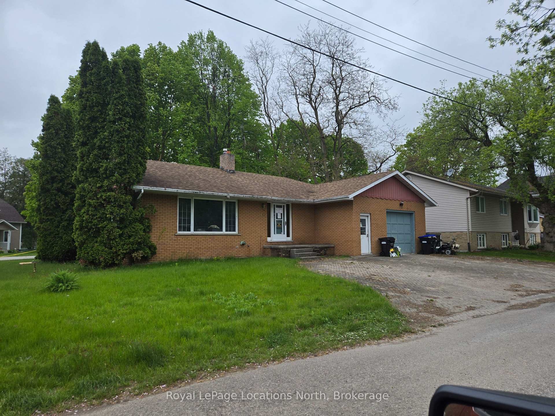 Photo 1 of 233 Mowat Street S, Clearview, Stayner — HOMEH