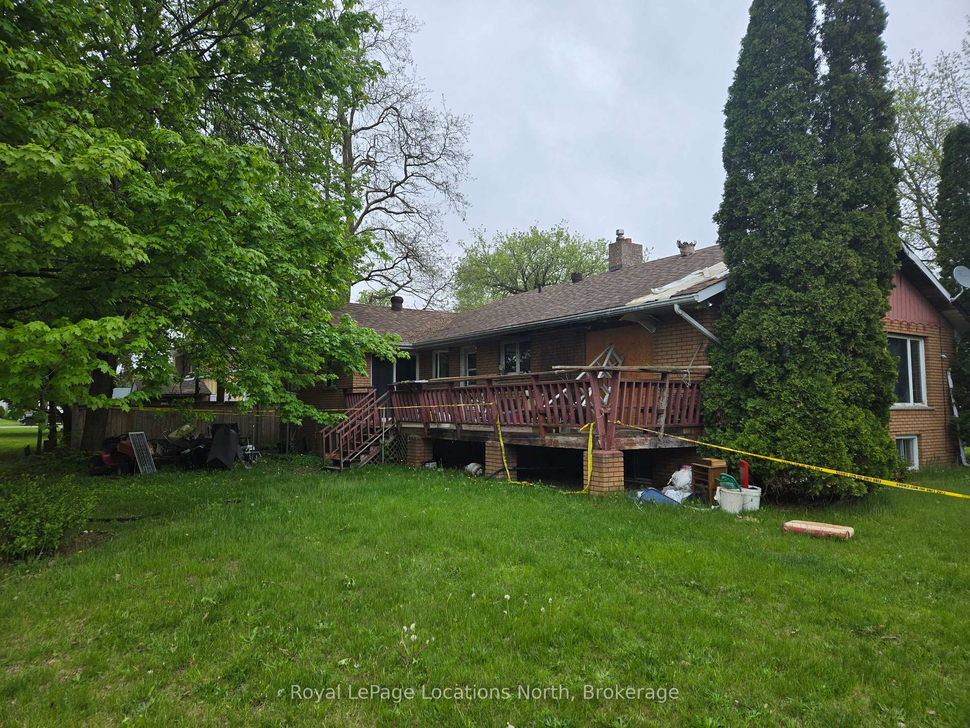 Photo 3 of 233 Mowat Street S, Clearview, Stayner — HOMEH