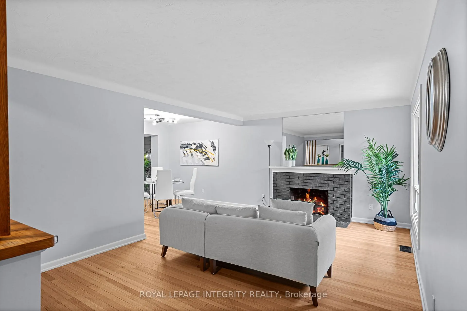 Photo 4 of 1116 Cline Crescent, Ottawa, Bel Air Heights — HOMEH