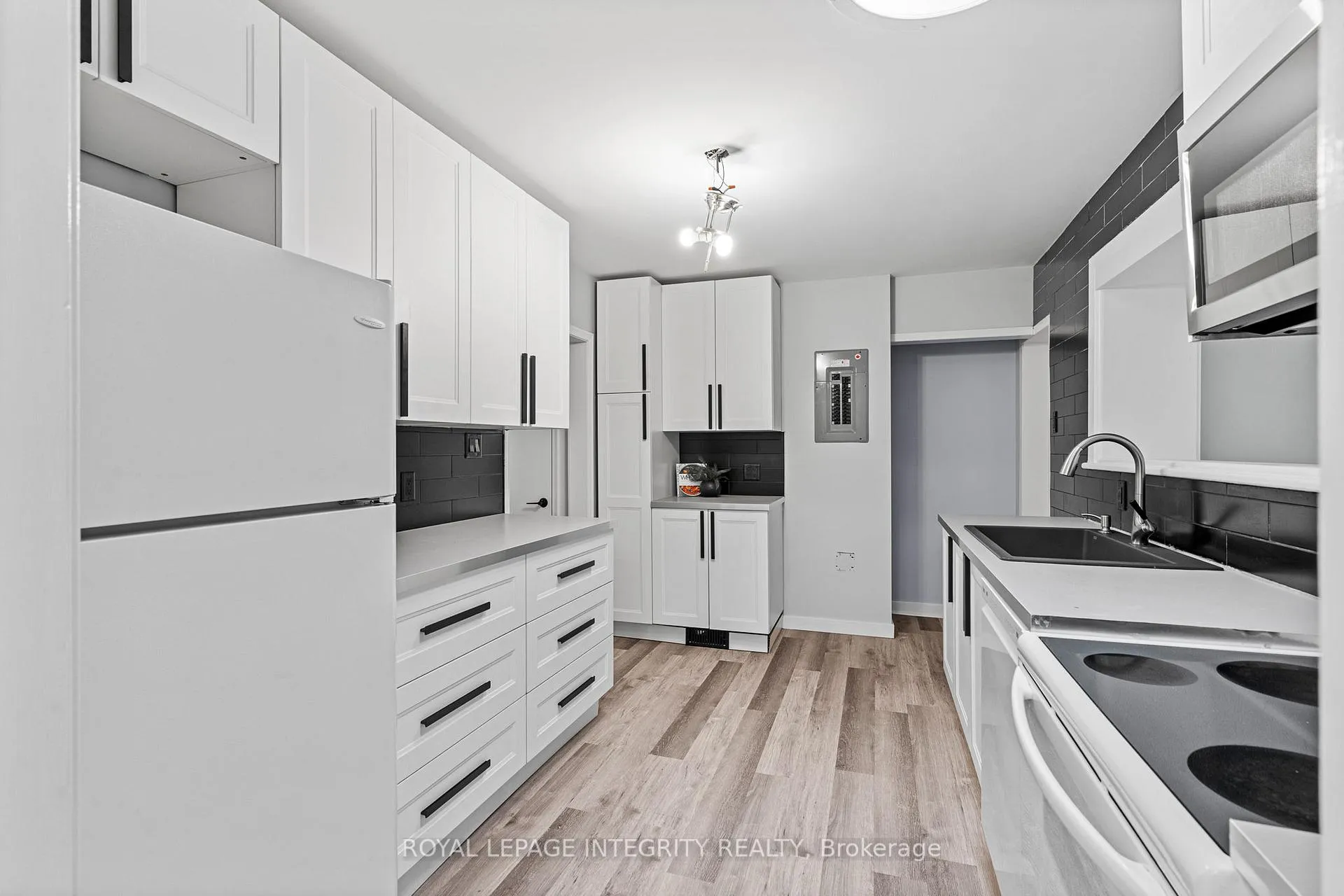 Photo 11 of 1116 Cline Crescent, Ottawa, Bel Air Heights — HOMEH