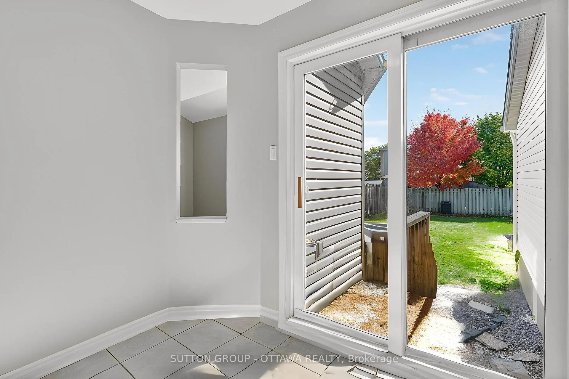 Photo 41 of 990 Markwick Crescent, Ottawa, Notting Hill/Summerside — HOMEH