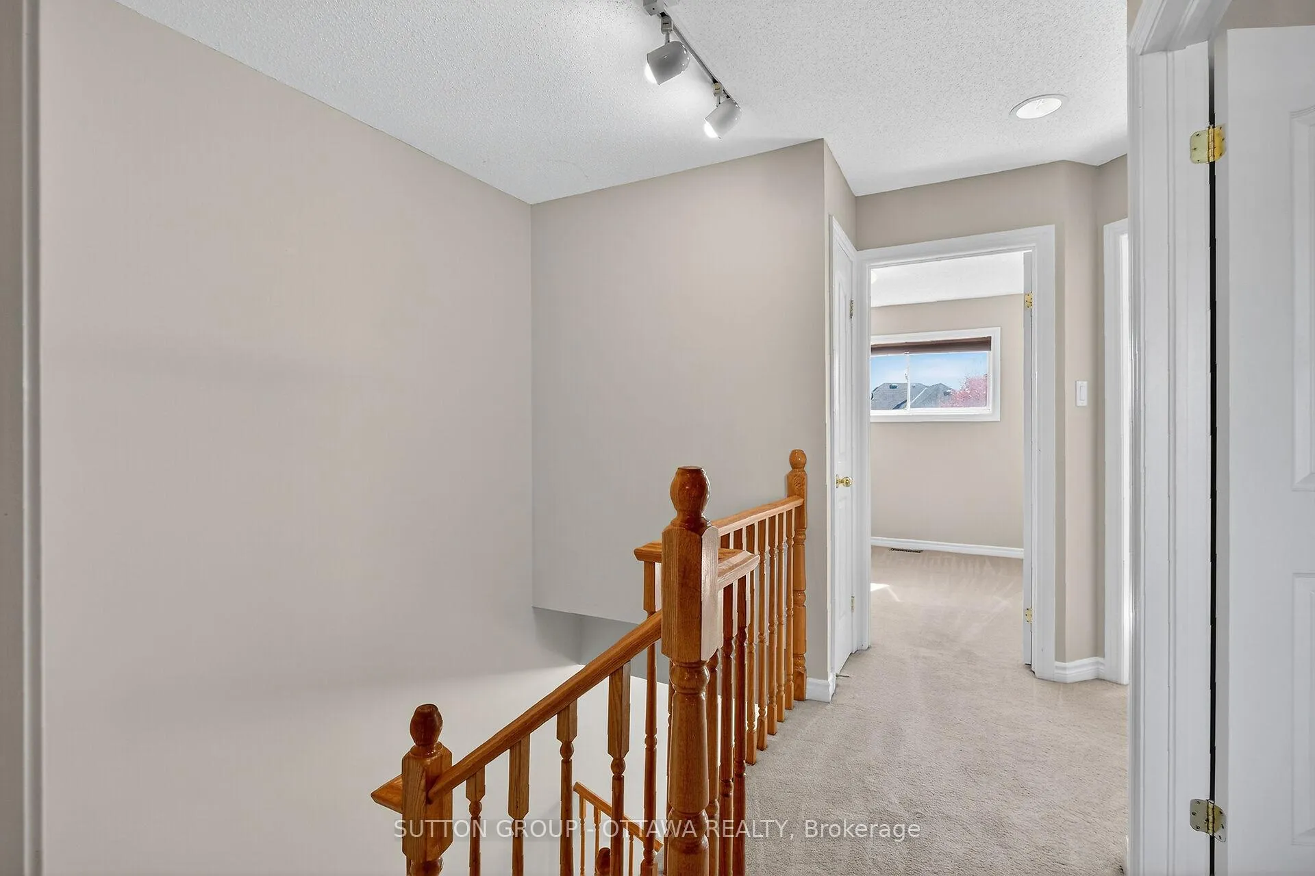 Photo 49 of 990 Markwick Crescent, Ottawa, Notting Hill/Summerside — HOMEH