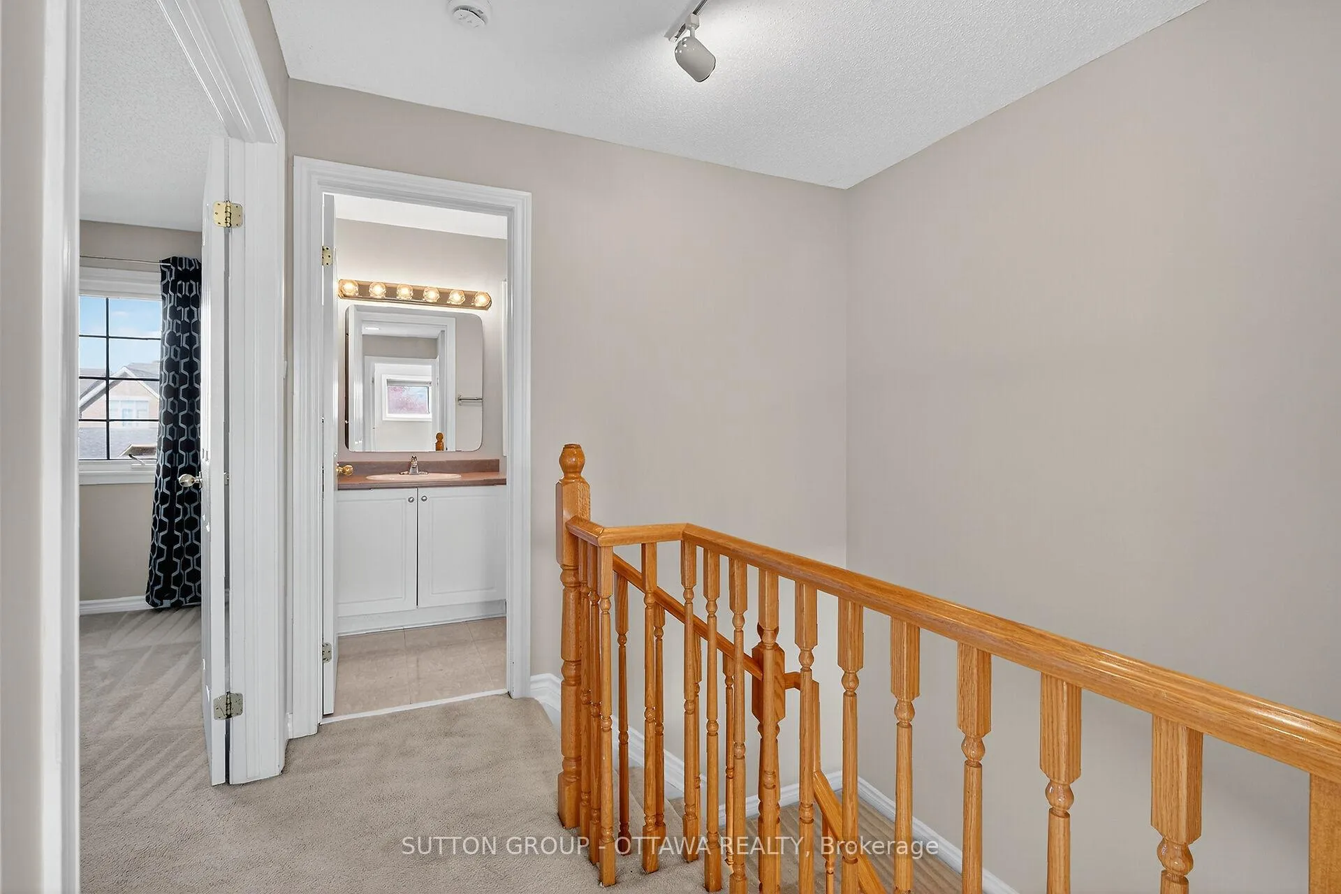 Photo 52 of 990 Markwick Crescent, Ottawa, Notting Hill/Summerside — HOMEH