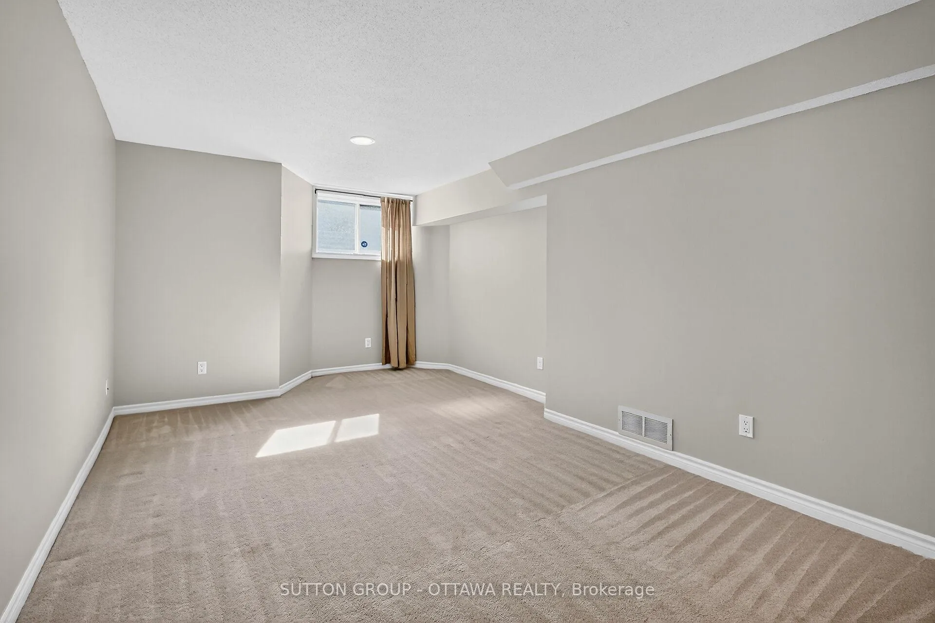 Photo 93 of 990 Markwick Crescent, Ottawa, Notting Hill/Summerside — HOMEH