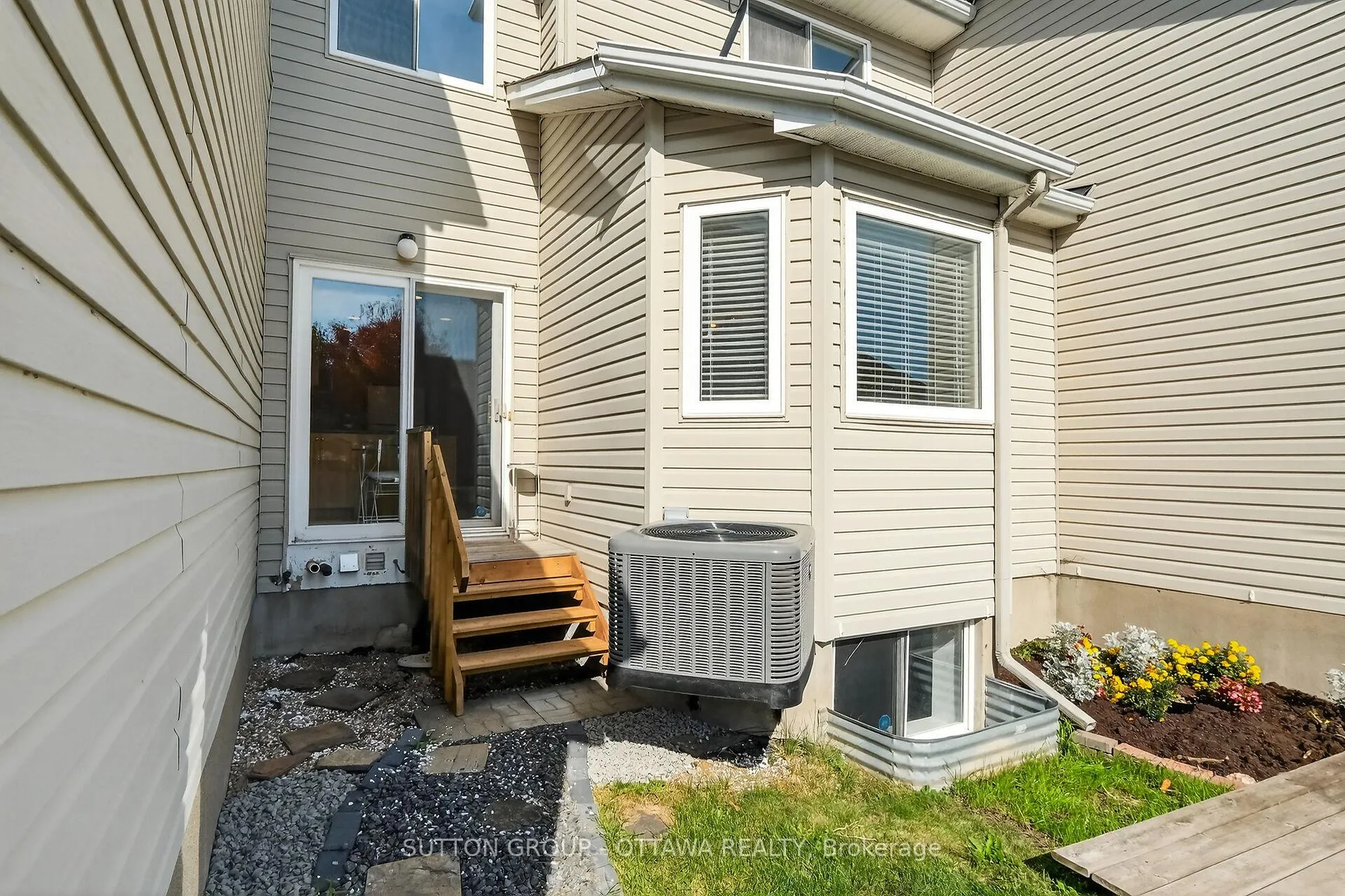 Photo 98 of 990 Markwick Crescent, Ottawa, Notting Hill/Summerside — HOMEH