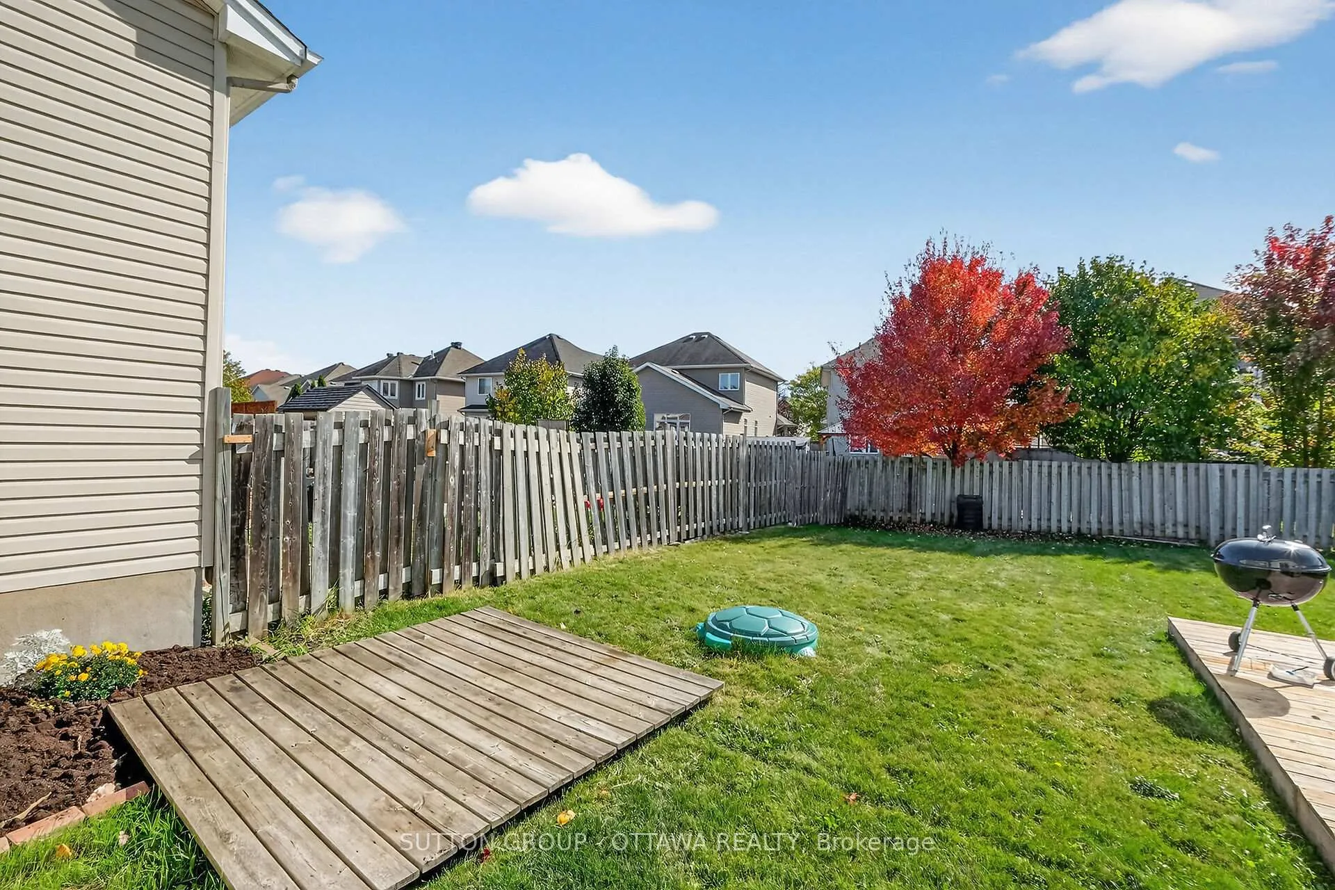 Photo 102 of 990 Markwick Crescent, Ottawa, Notting Hill/Summerside — HOMEH