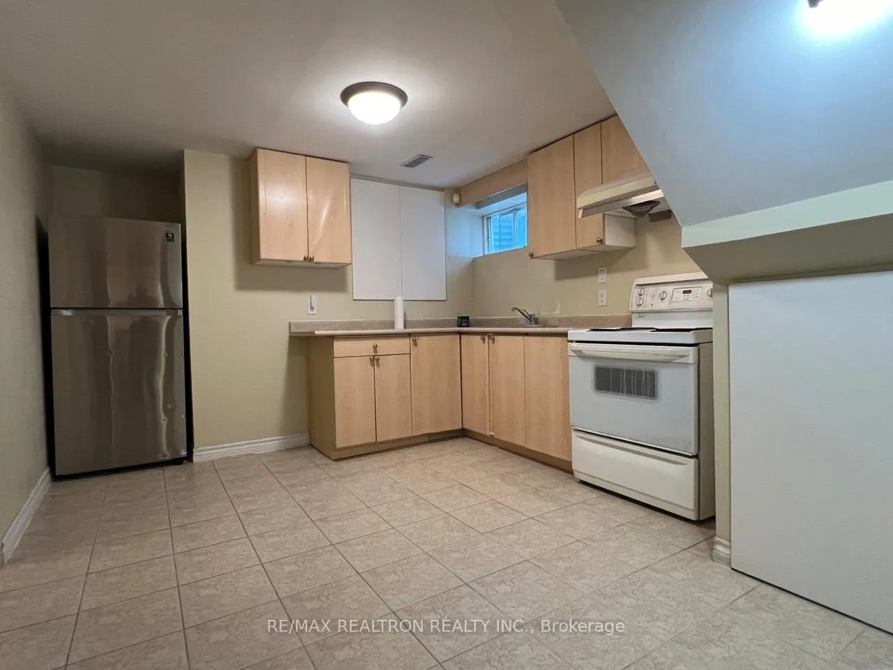 Photo 4 of Unit Bsmt, 26 Charnwood Place, Markham, Aileen-Willowbrook — HOMEH