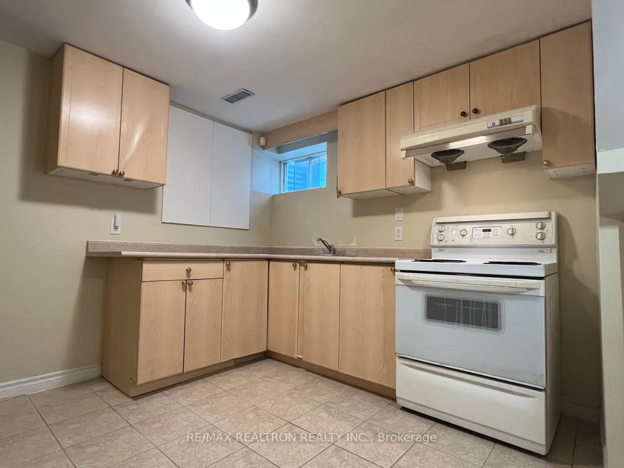 Photo 6 of Unit Bsmt, 26 Charnwood Place, Markham, Aileen-Willowbrook — HOMEH