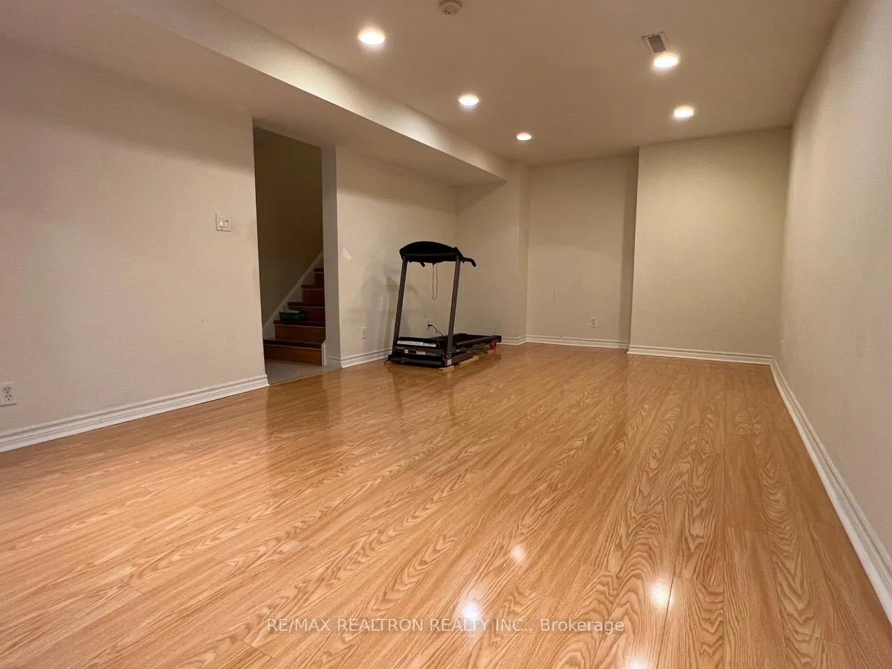 Photo 8 of Unit Bsmt, 26 Charnwood Place, Markham, Aileen-Willowbrook — HOMEH