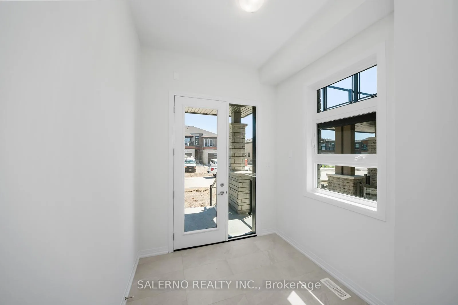 Photo 4 of 115 Adario Crescent, Vaughan, Vellore Village — HOMEH