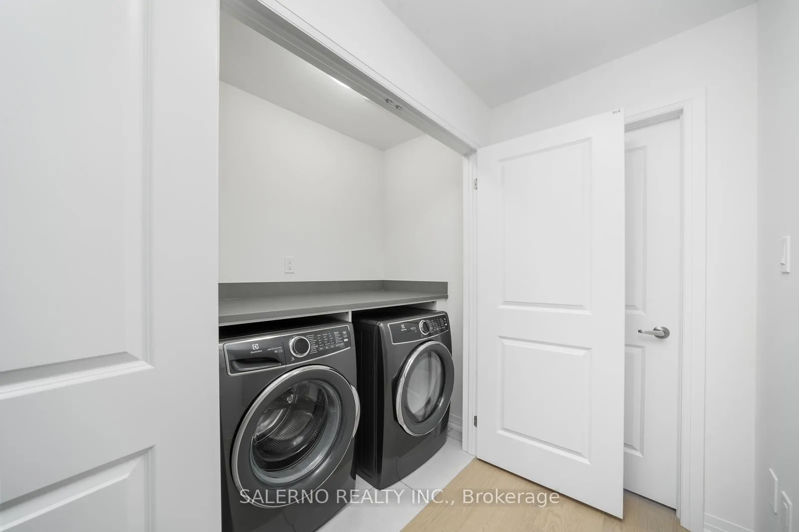 Photo 35 of 115 Adario Crescent, Vaughan, Vellore Village — HOMEH