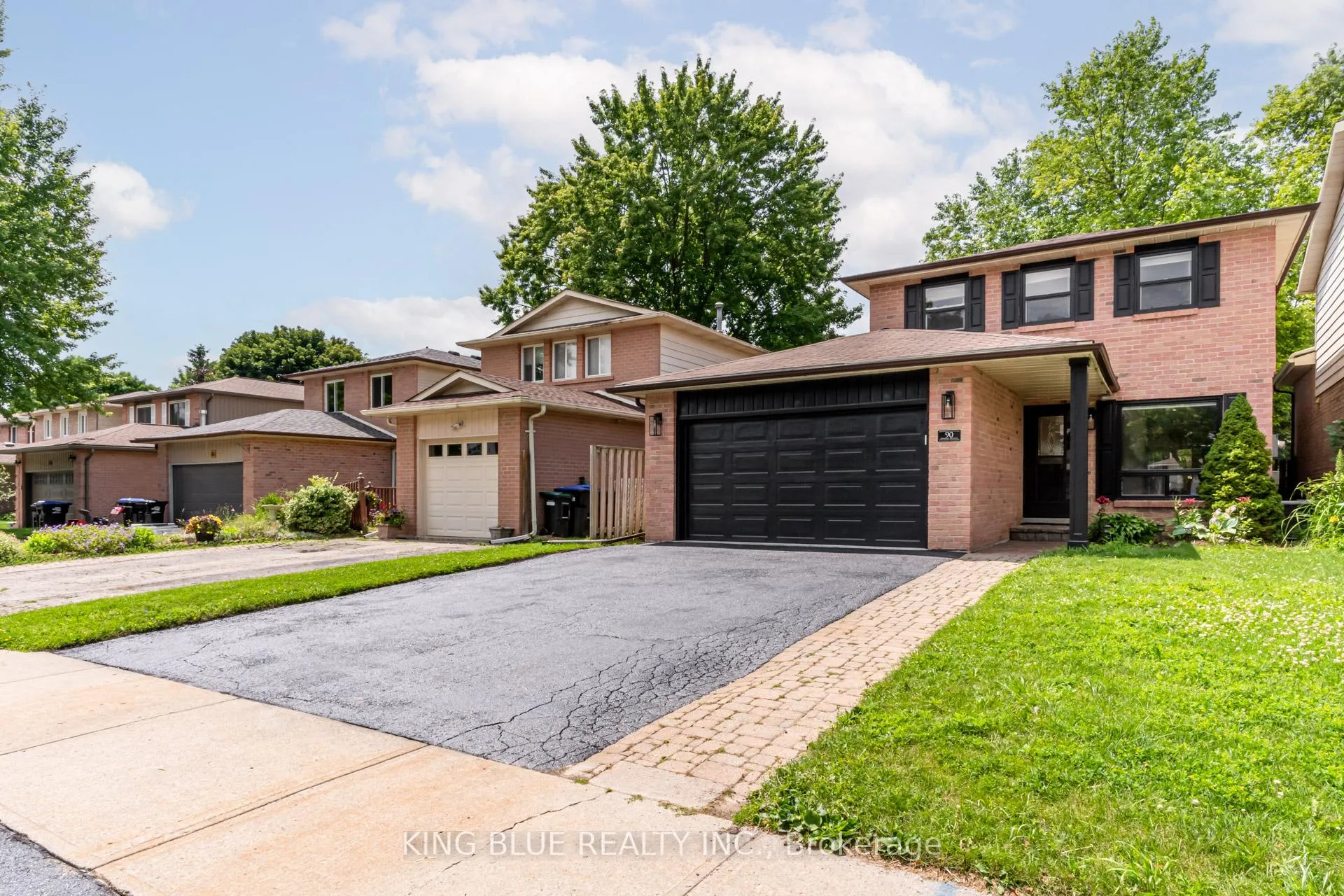 Photo 2 of 90 Daniele Avenue, New Tecumseth, Beeton — HOMEH