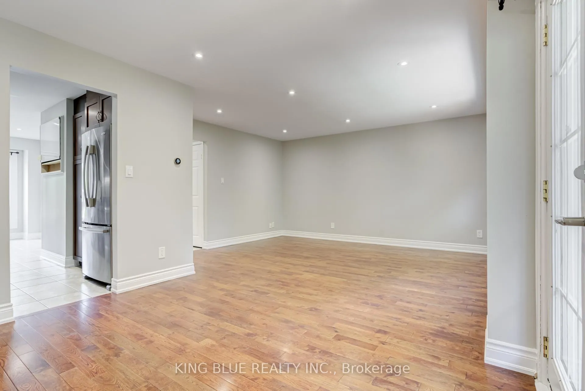 Photo 9 of 90 Daniele Avenue, New Tecumseth, Beeton — HOMEH