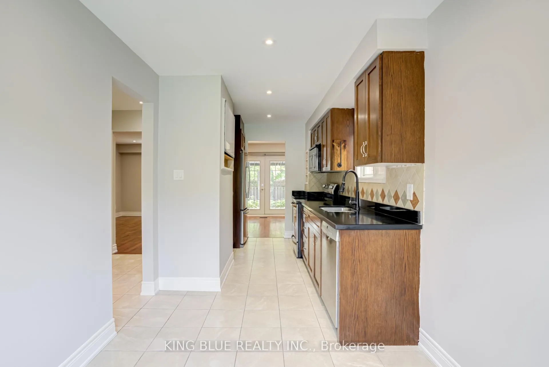 Photo 14 of 90 Daniele Avenue, New Tecumseth, Beeton — HOMEH
