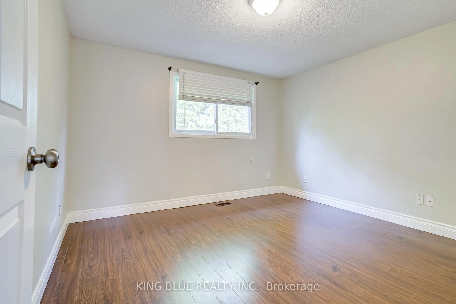 Photo 34 of 90 Daniele Avenue, New Tecumseth, Beeton — HOMEH