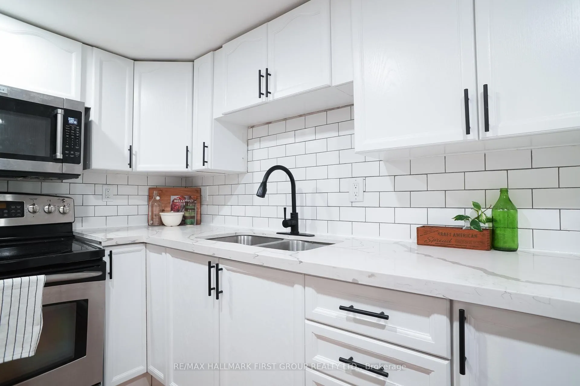 Photo 7 of Unit Lower, 764 Hampton Court, Pickering, West Shore — HOMEH