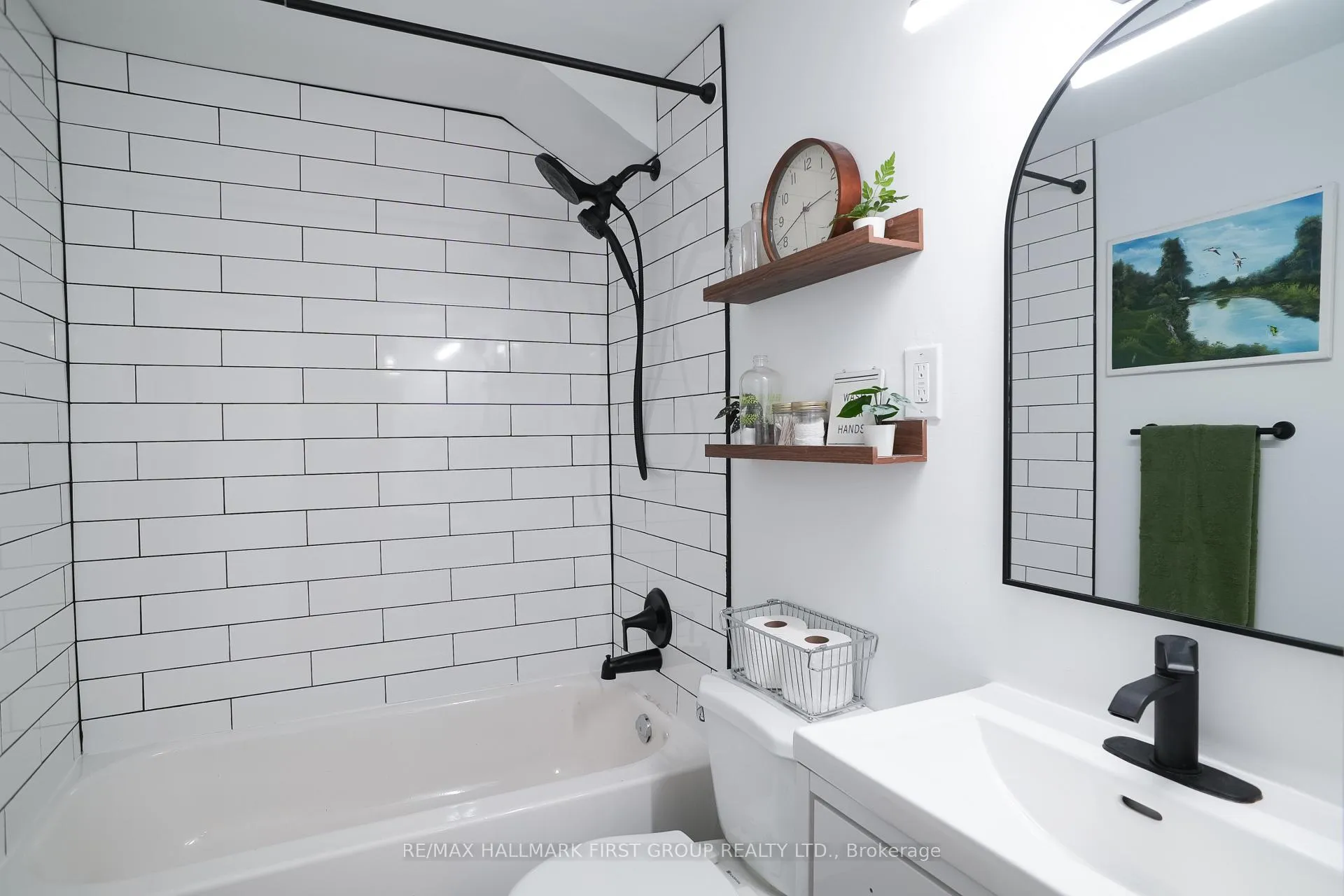 Photo 11 of Unit Lower, 764 Hampton Court, Pickering, West Shore — HOMEH
