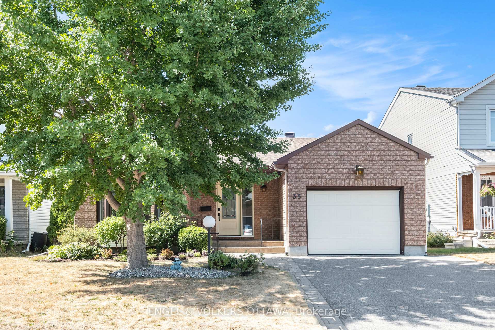 Photo 2 of 35 Pepperrall Crescent, Ottawa, Barrhaven - Heritage Park — HOMEH