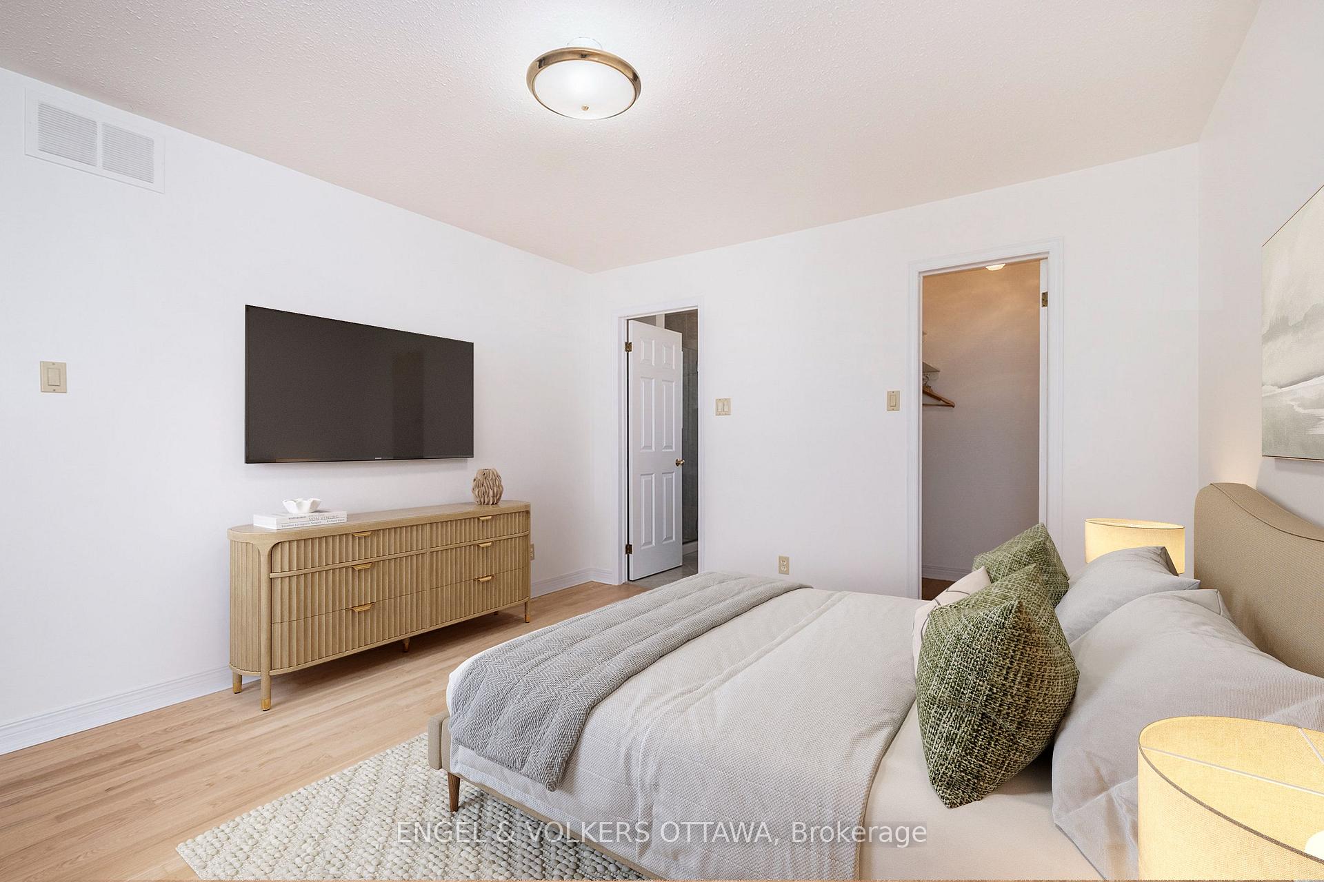 Photo 14 of 35 Pepperrall Crescent, Ottawa, Barrhaven - Heritage Park — HOMEH