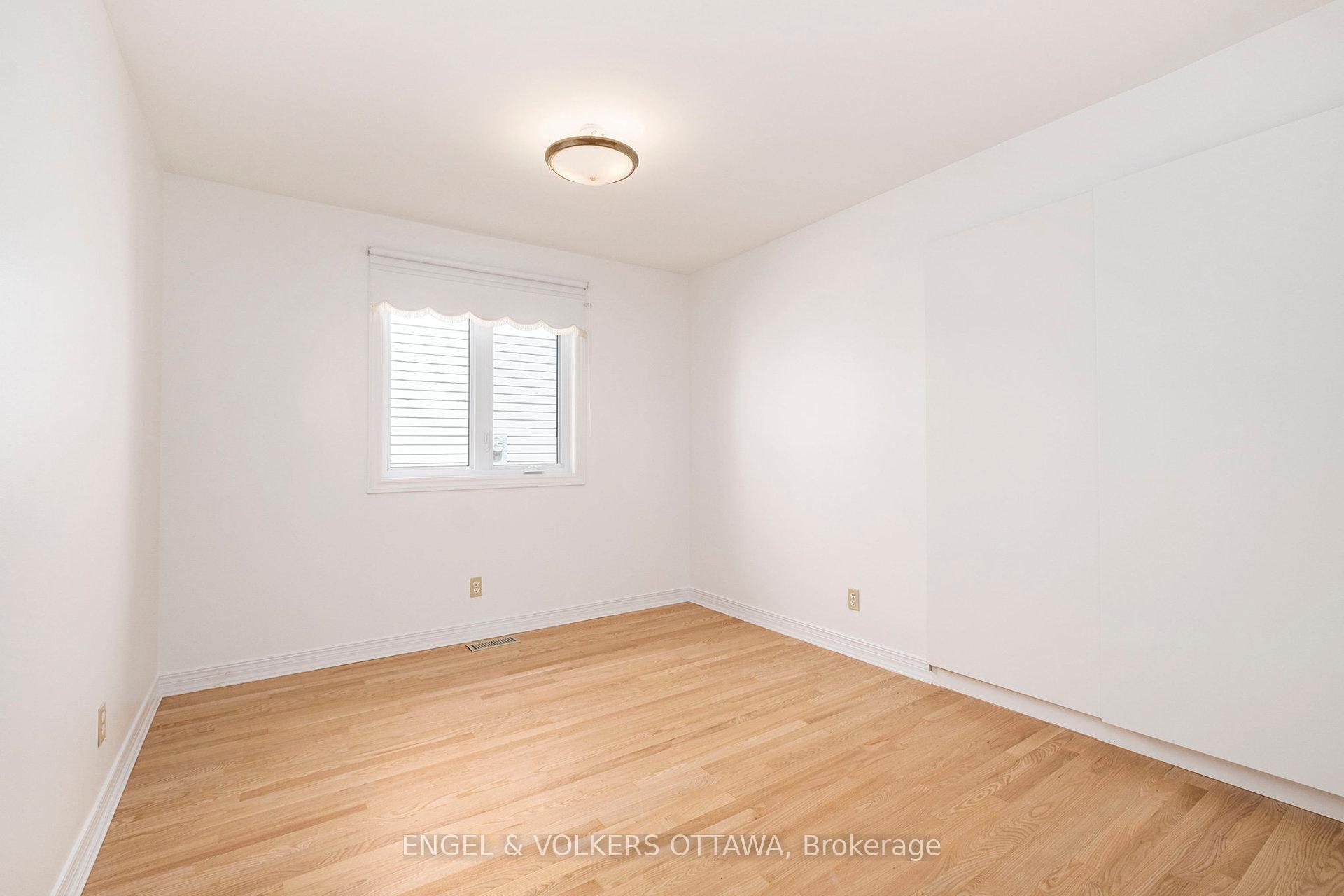 Photo 20 of 35 Pepperrall Crescent, Ottawa, Barrhaven - Heritage Park — HOMEH