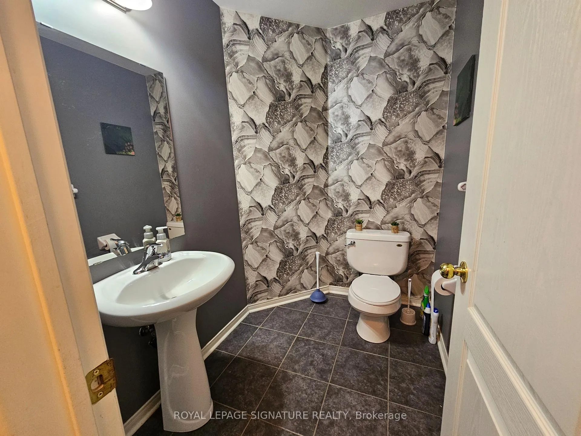 Photo 4 of 967 Fetchison Drive, Oshawa, Taunton — HOMEH