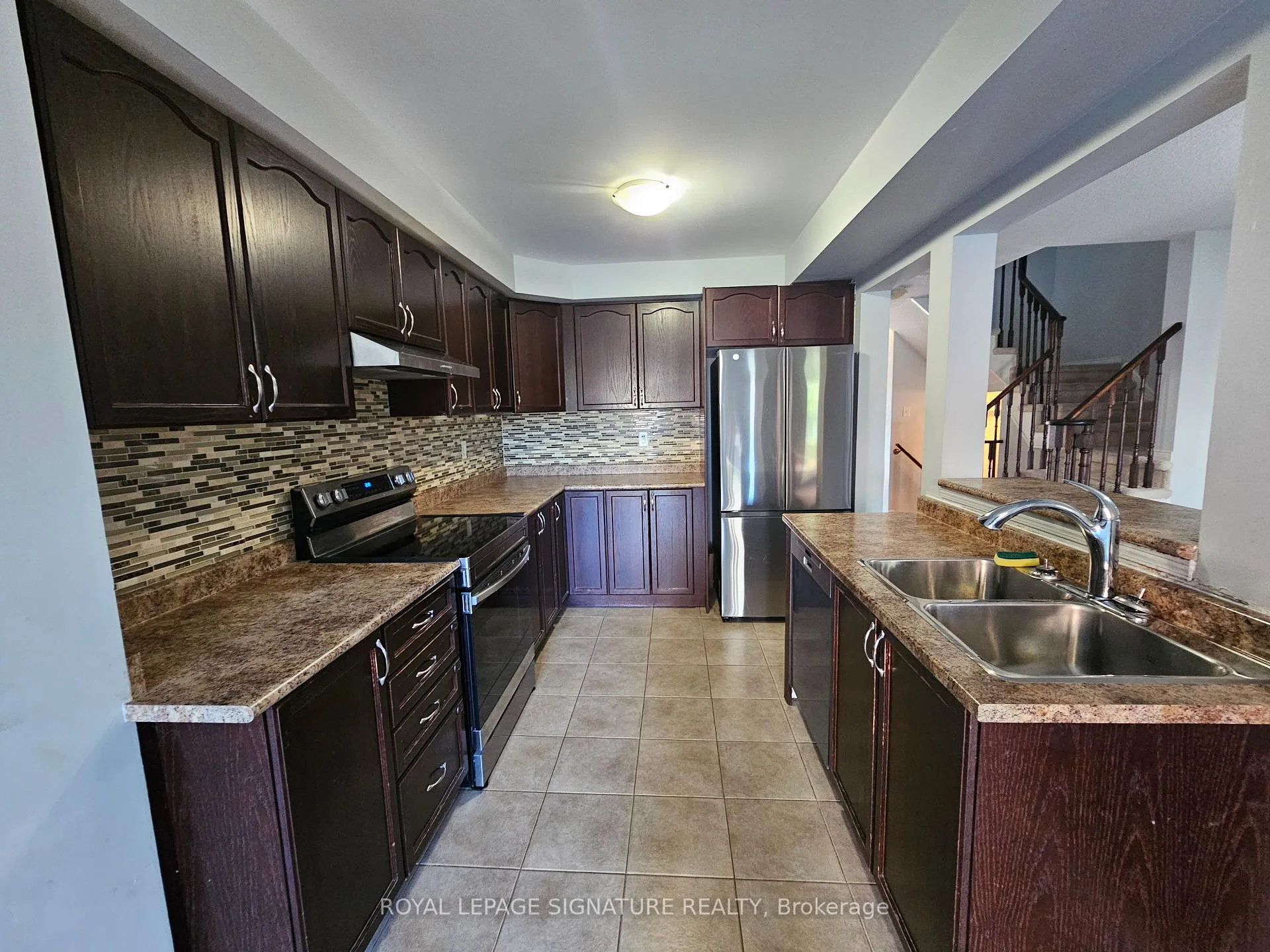 Photo 6 of 967 Fetchison Drive, Oshawa, Taunton — HOMEH