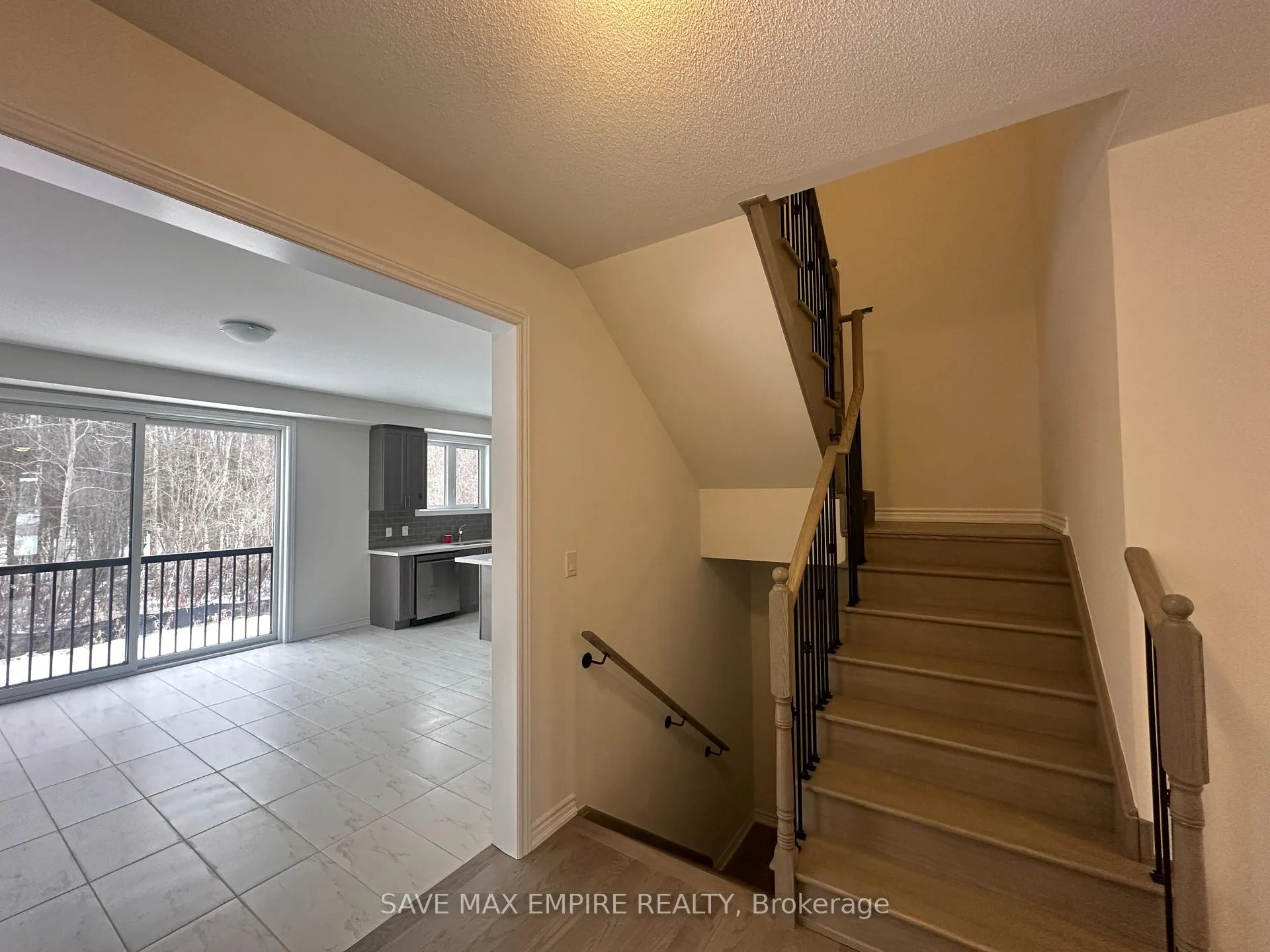 Photo 4 of 47 Del Ray Crescent, Wasaga Beach — HOMEH