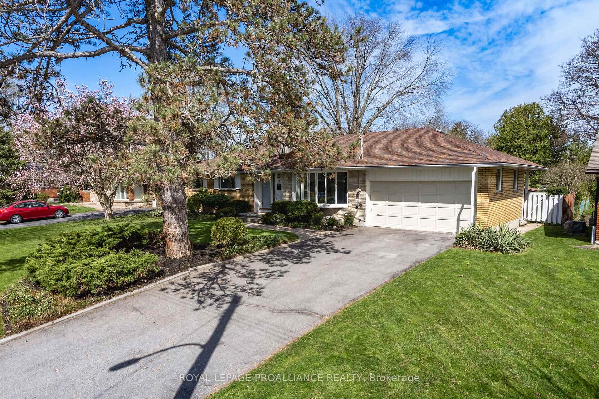 Photo 3 of 8 Sunset Drive, Belleville, Belleville Ward — HOMEH