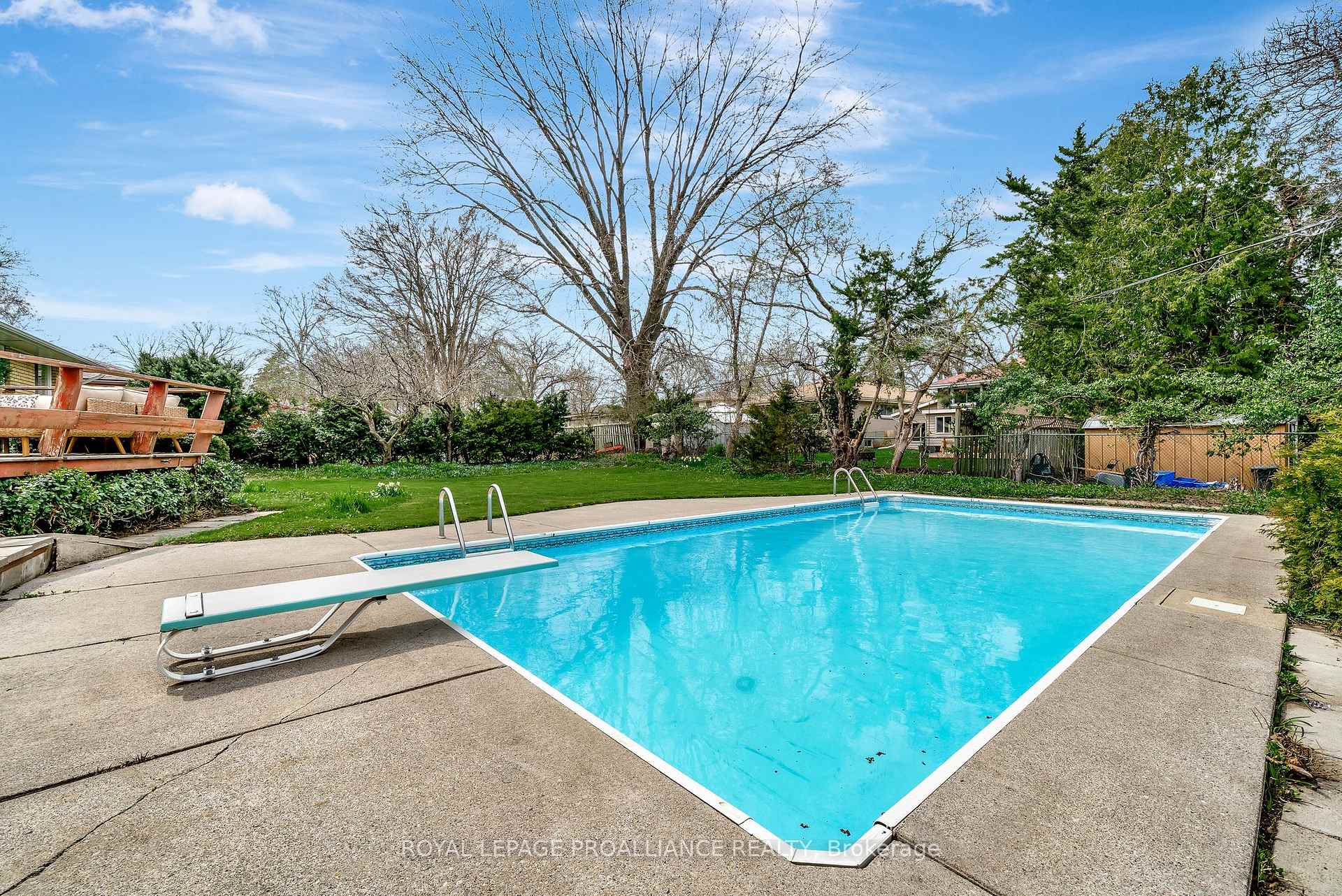 Photo 35 of 8 Sunset Drive, Belleville, Belleville Ward — HOMEH