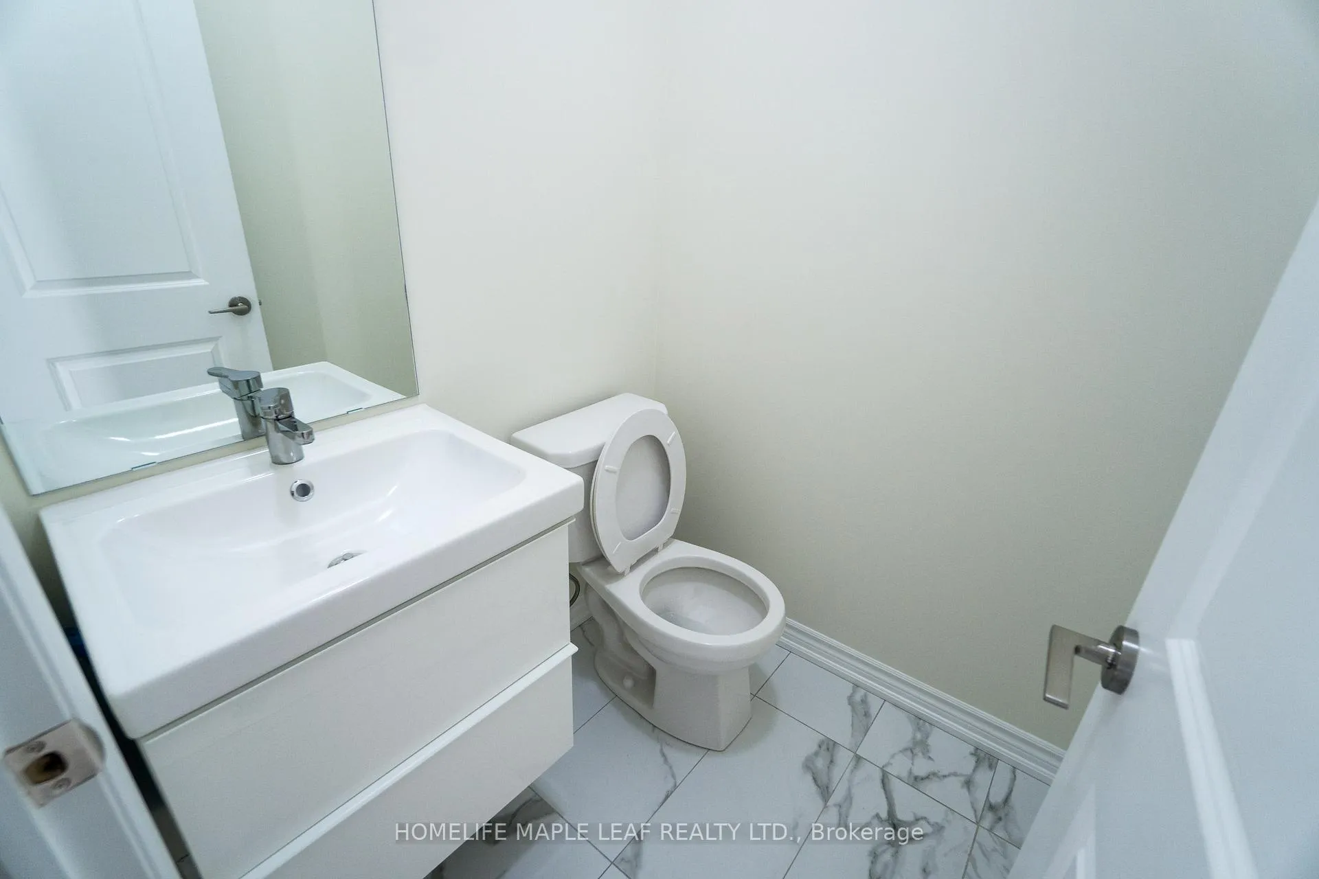 Photo 2 of 94 Golden Trail, Vaughan, Patterson — HOMEH