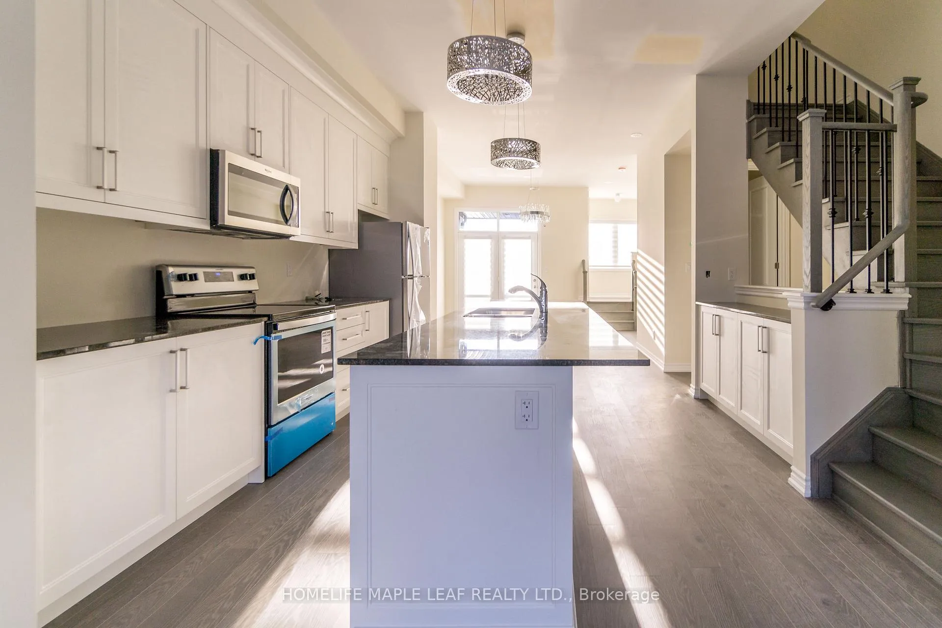 Photo 6 of 94 Golden Trail, Vaughan, Patterson — HOMEH