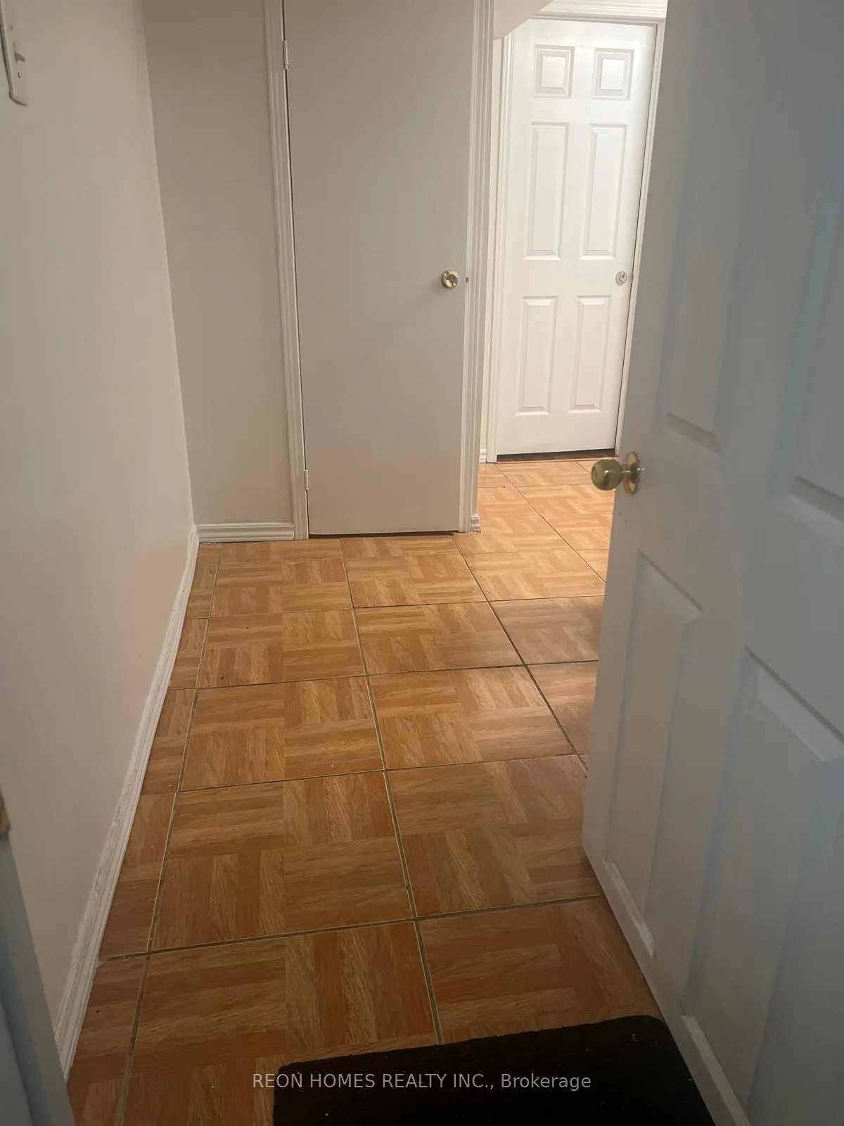 Photo 3 of Unit (Bsmt), 225 Woodhall Road, Markham, Milliken Mills East — HOMEH