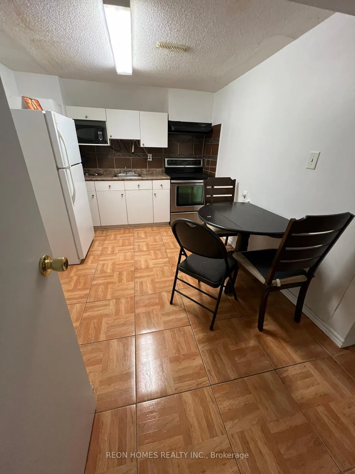 Photo 5 of Unit (Bsmt), 225 Woodhall Road, Markham, Milliken Mills East — HOMEH