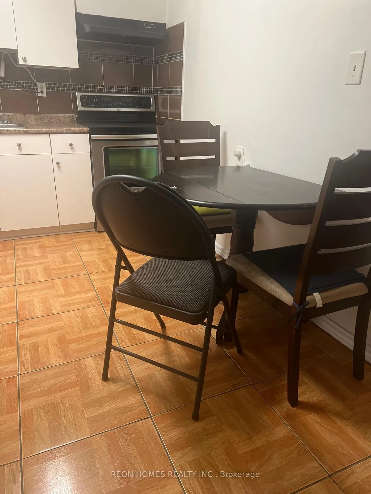 Photo 6 of Unit (Bsmt), 225 Woodhall Road, Markham, Milliken Mills East — HOMEH