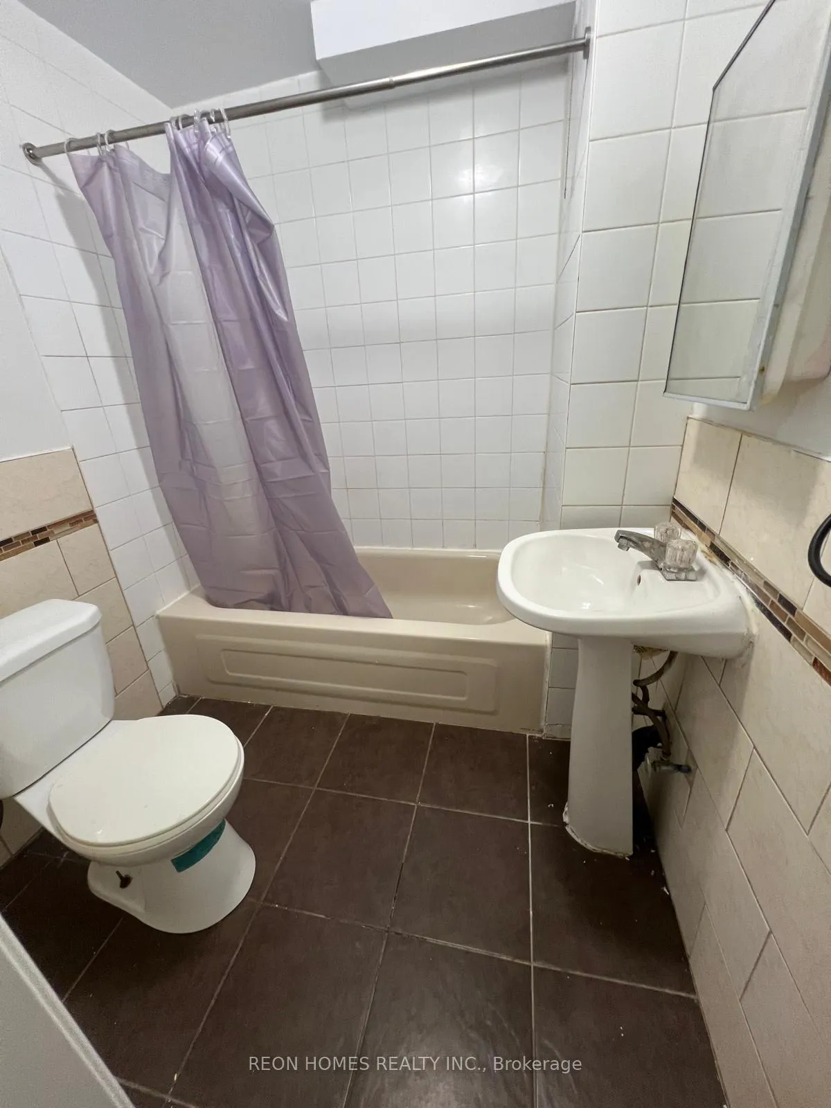 Photo 13 of Unit (Bsmt), 225 Woodhall Road, Markham, Milliken Mills East — HOMEH
