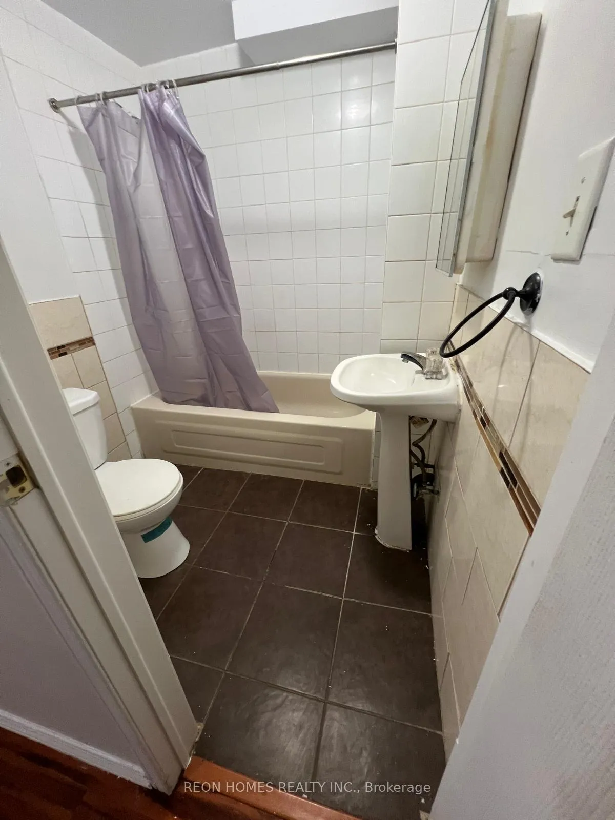 Photo 14 of Unit (Bsmt), 225 Woodhall Road, Markham, Milliken Mills East — HOMEH