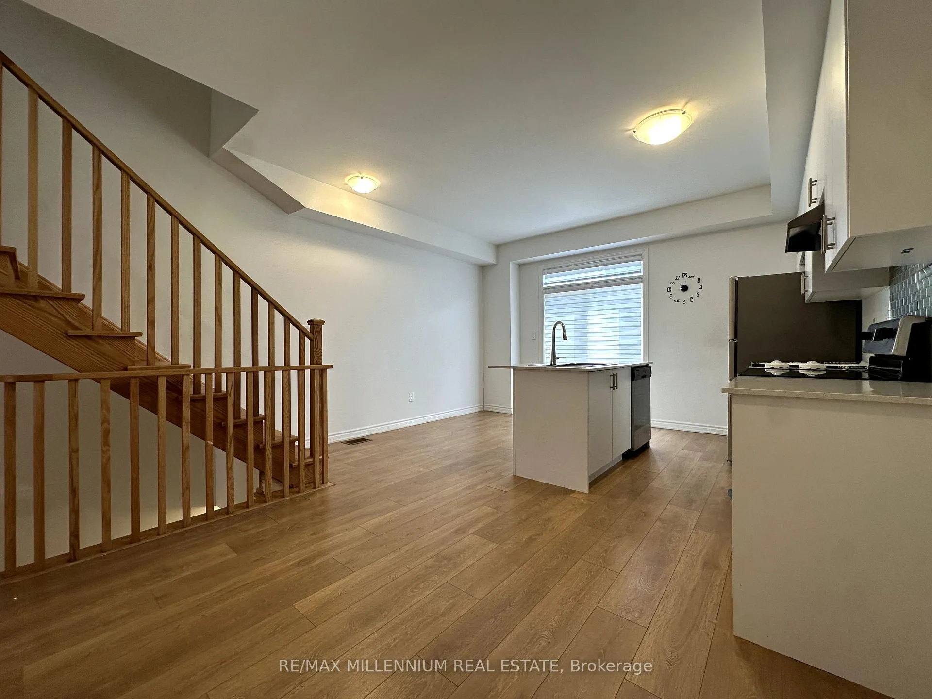 Photo 2 of 793 Eddystone Path, Oshawa, Donevan — HOMEH