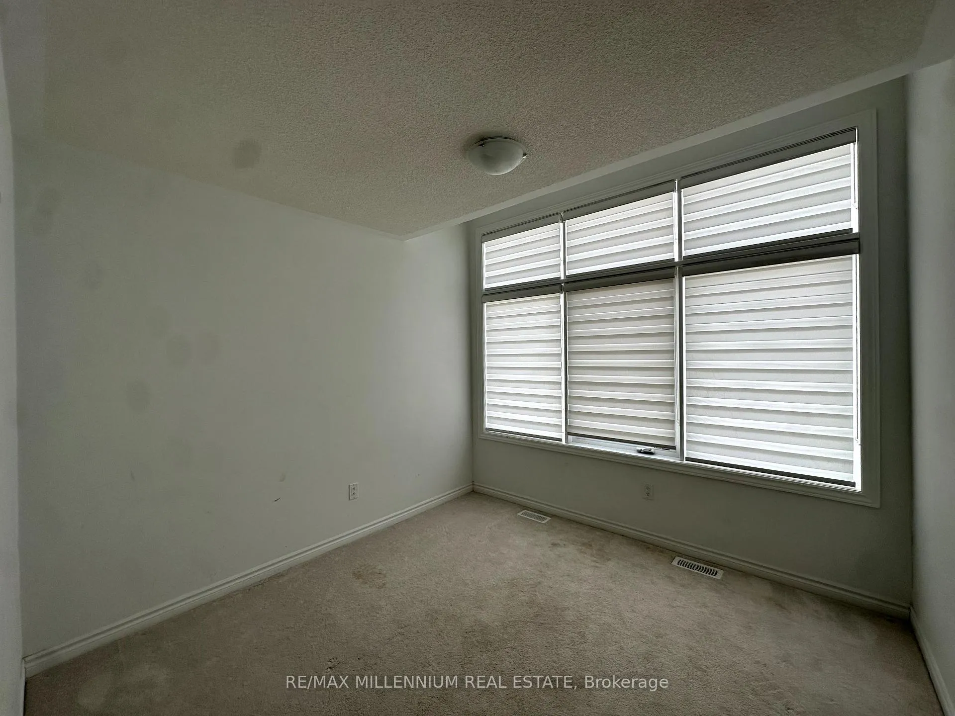 Photo 10 of 793 Eddystone Path, Oshawa, Donevan — HOMEH