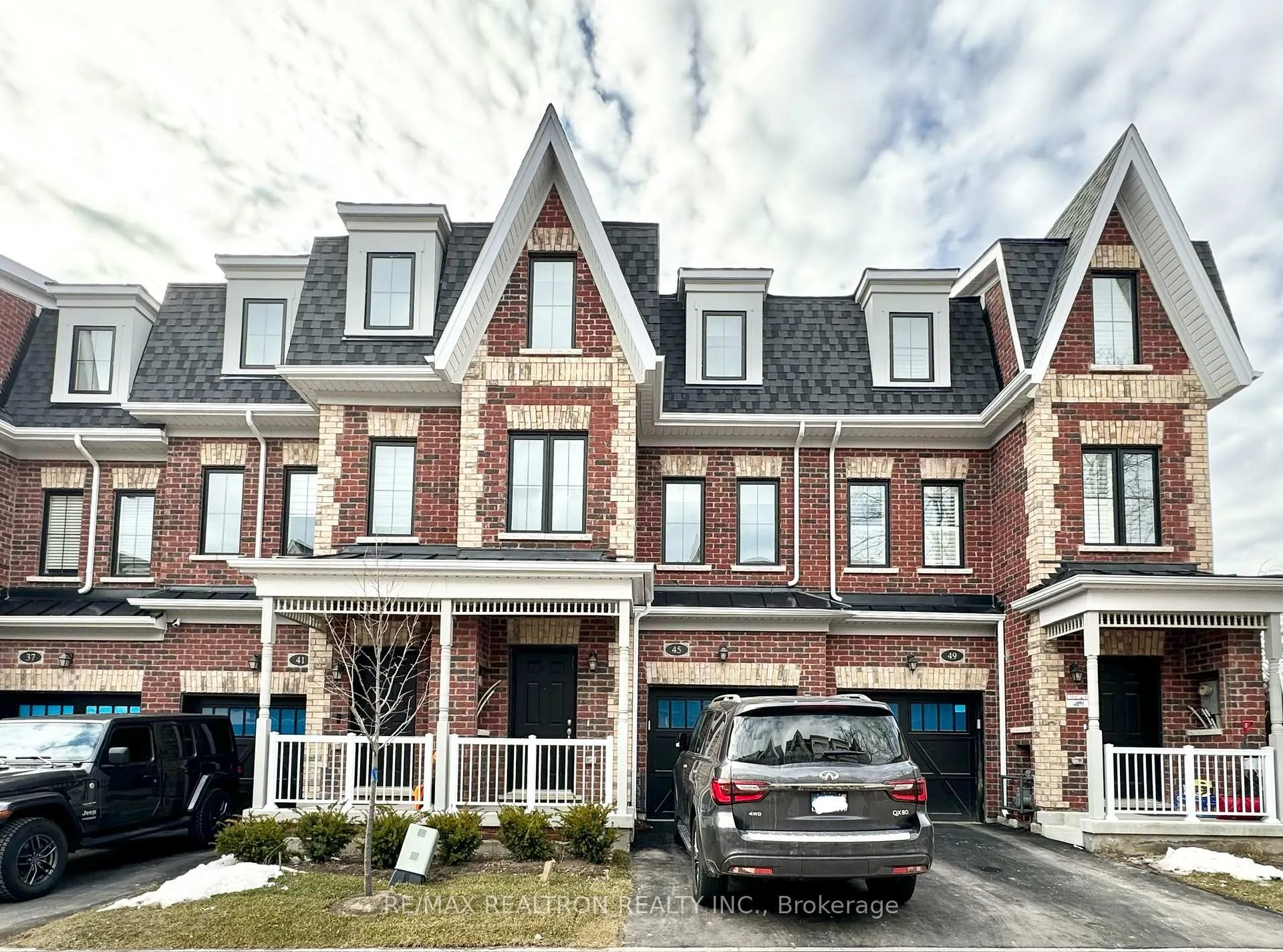 Photo 1 of 45 McConaghy Court, Vaughan, Maple — HOMEH