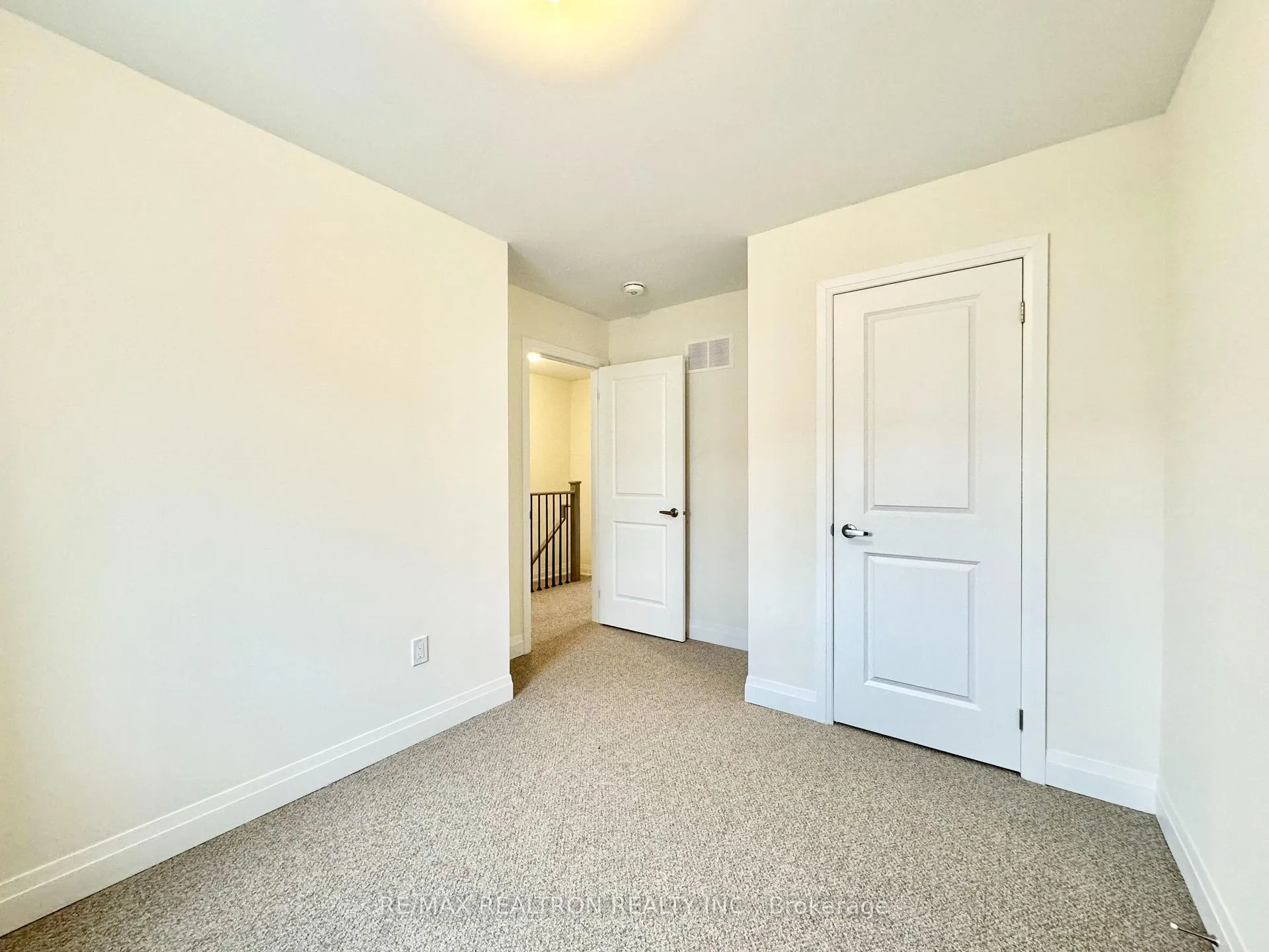Photo 13 of 45 McConaghy Court, Vaughan, Maple — HOMEH