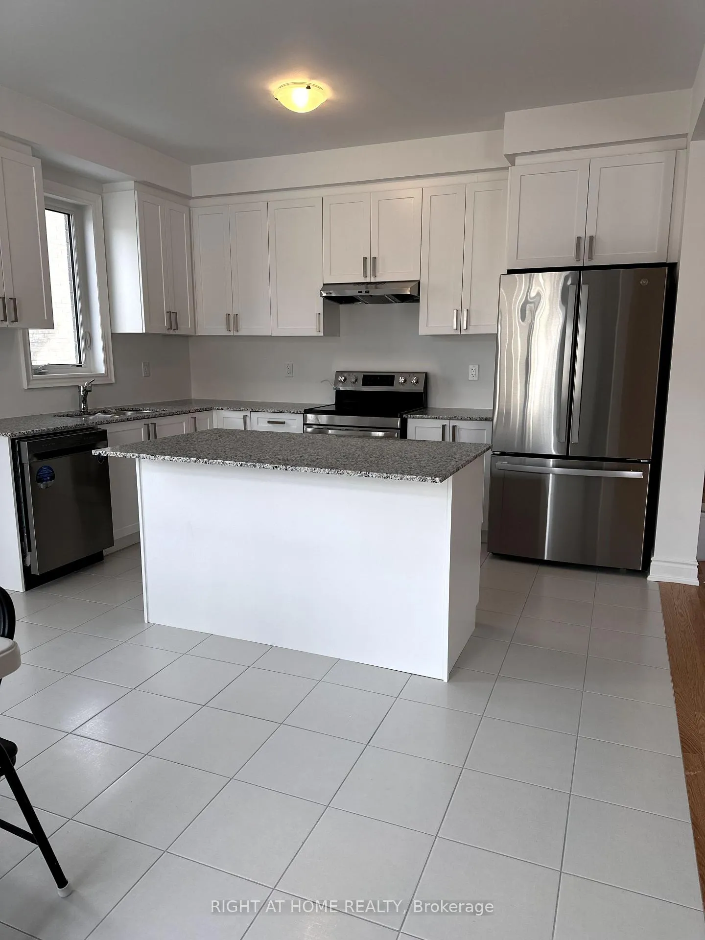 Photo 2 of 55 Amber Drive, Wasaga Beach — HOMEH