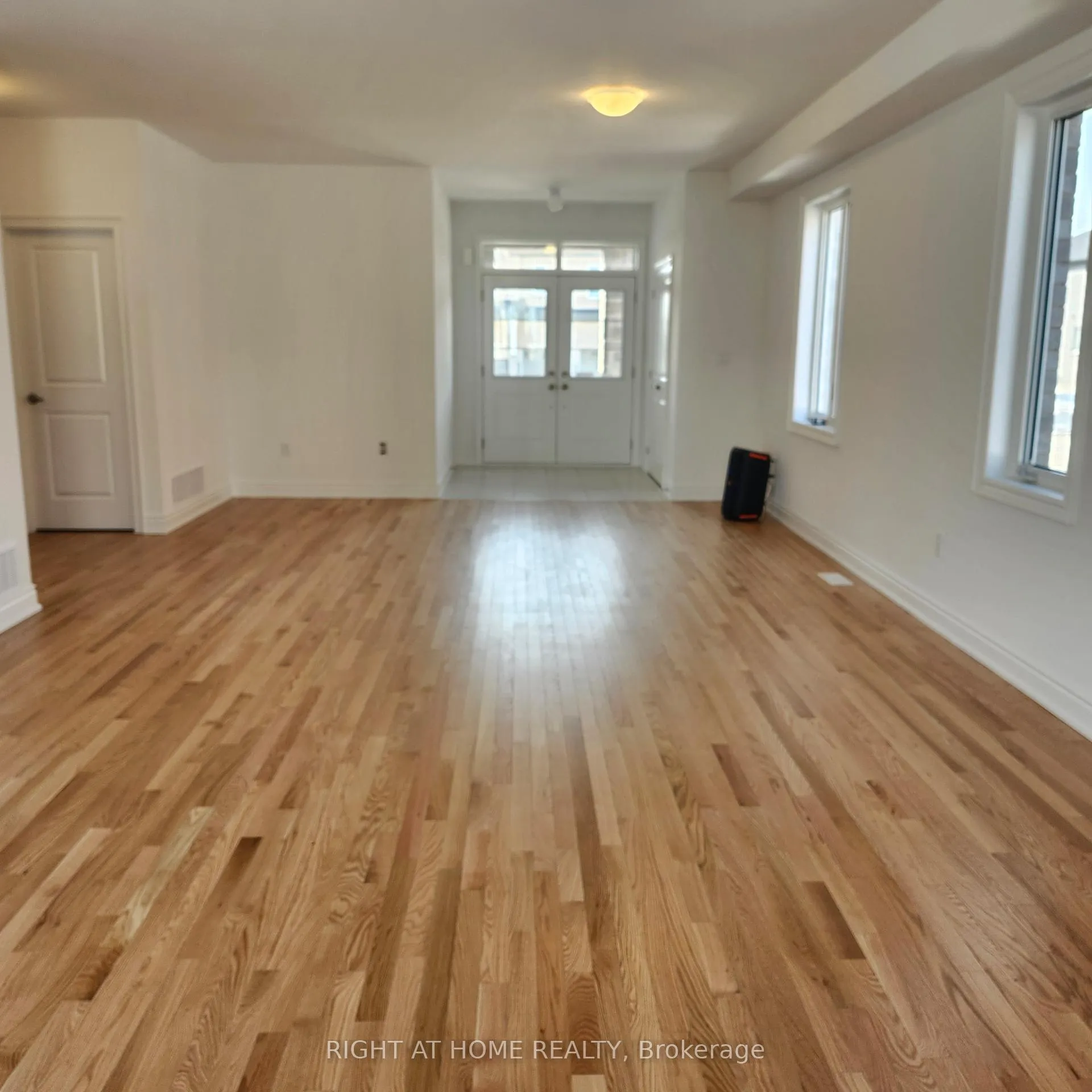 Photo 5 of 55 Amber Drive, Wasaga Beach — HOMEH