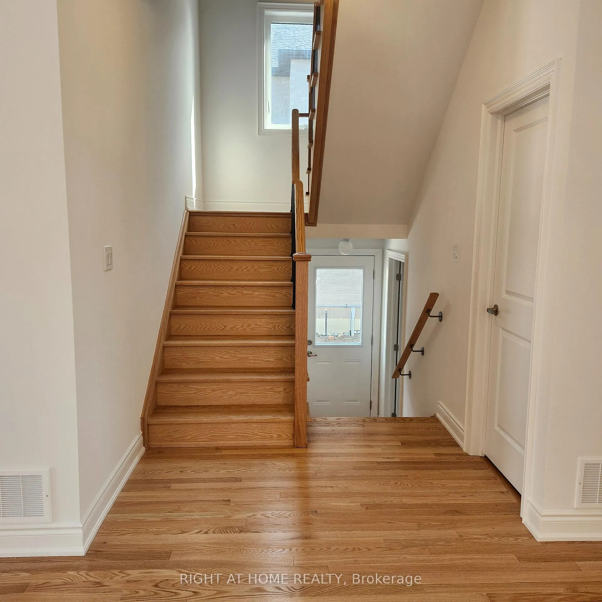 Photo 6 of 55 Amber Drive, Wasaga Beach — HOMEH